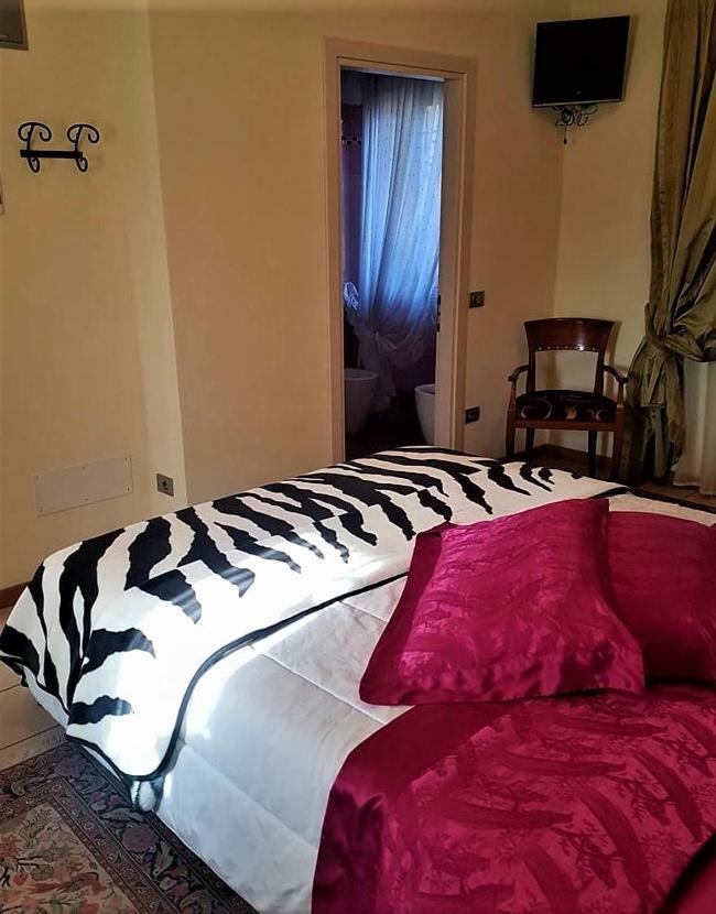 Piccolo Mondo Hotel Zovencedo ภายนอก รูปภาพ