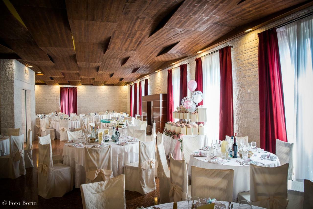 Piccolo Mondo Hotel Zovencedo ภายนอก รูปภาพ